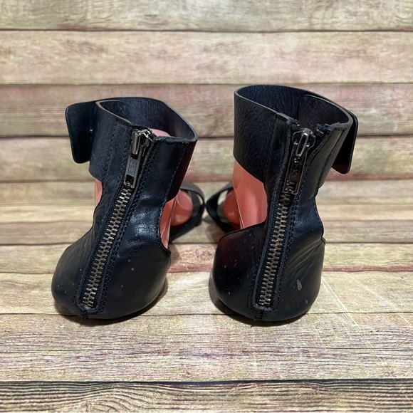 Women By Common Project Black Leather Ankle Strap Sandals - Picture 2 of 8